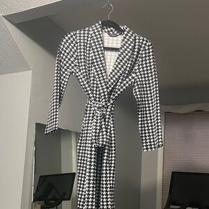 Black and White Houndstooth Long Sleeve Dress